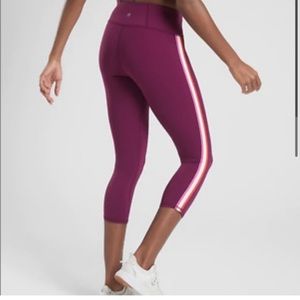 Athleta Contender Side Stripe Capri in Beach Plum Size Large EUC